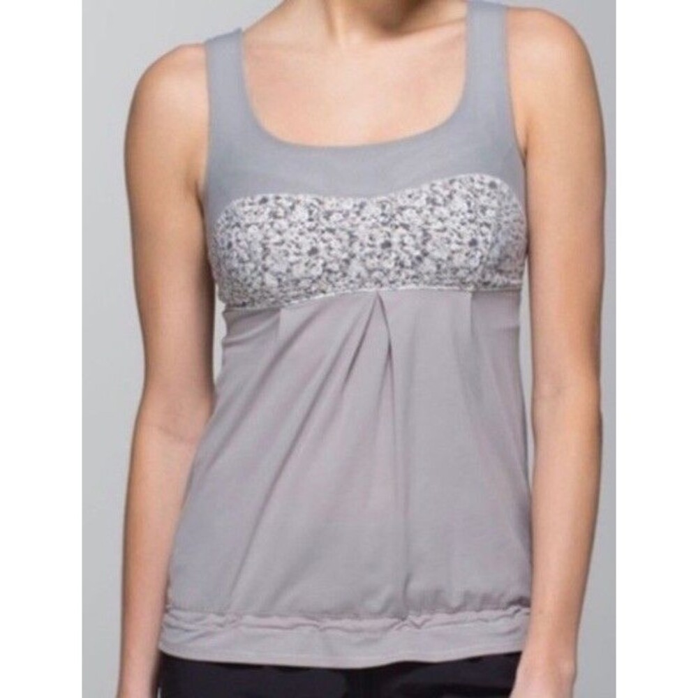 Lululemon Size 8 Elevate Tank Top Gray Floral